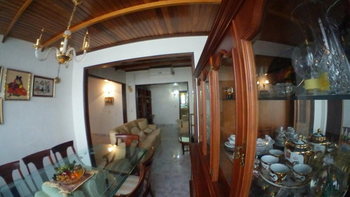 Imagen 3 de 30 de Casa En Venta En Barici Este De Barquisimeto Lara 0-4-2-4-5-9-3-7-5-4-2 Rent-a-house Código Mls: 22-6240, 3 Habitaciones, 3 Baños, 375 Mts2