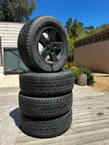 Comprar Neumático Toyo, Mas Llantas Marca Jeep. 4 Unidades, Usadas.