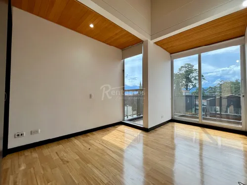 Casa En Venta En Tres Esquinas. Cod V776083