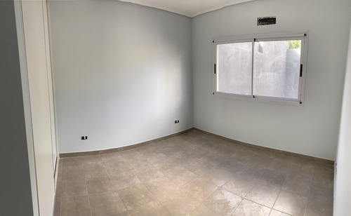 Imagen 2 de 4 de Departamento 2 Ambientes En Banfield