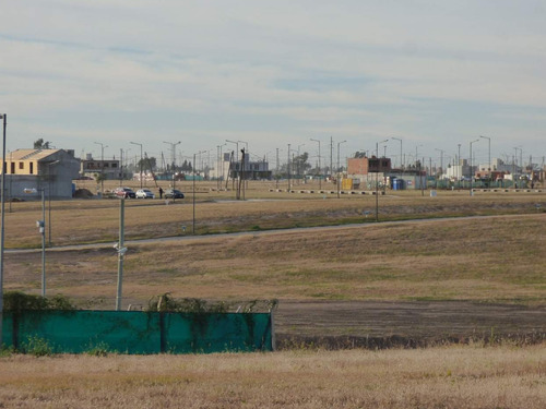 Imagen 2 de 4 de Lote En Quebradas De Manantiales - 300 M2 - Central - Fondo Norte
