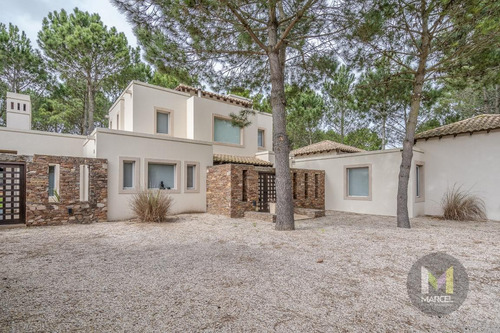 Imagen 2 de 30 de Casa En Venta - 6 Ambientes - Barrio Privado - La Herradura Pinamar