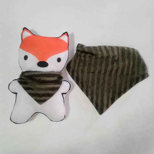 Muñeco Apego Con Babero Bandana Verde