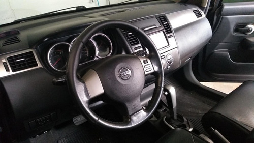 Imagem 8 de 10 de Nissan Tiida 2011 1.8 Sl Flex Aut. 5p