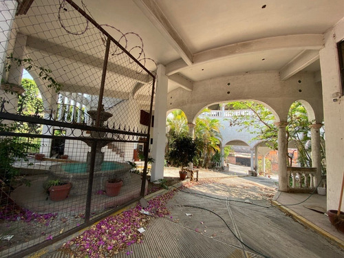 Terreno O Local Comercial En Av. Emiliano Zapata, Cuernavaca, Morelos