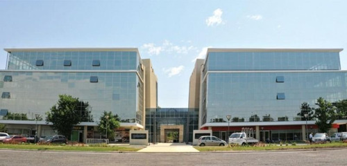 Luminosa Oficina En Venta, En Amaneceres Office, Canning