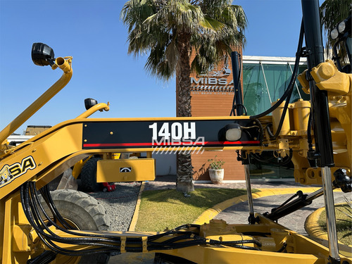 Motoconformadora Caterpillar 140h 2003