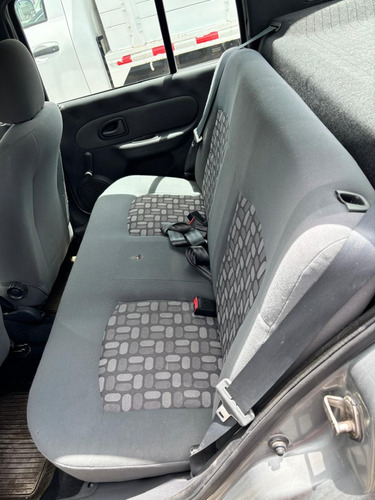 Nissan Platina 1.6 Custom Mt