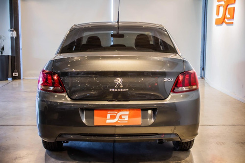 Imagen 6 de 12 de Peugeot 301 Allure 1.6 Hdi 92.000km 2017 Gris