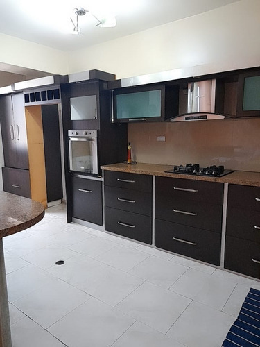 Imagen 12 de 28 de Fernando Guerrero Vende Apartamento, Frente Al C.c. Garibaldi Valencia.