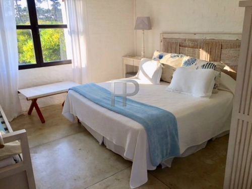 Imagen 8 de 13 de Casa En Venta Manantiales 4 Dorm, 1000 M2 #1843