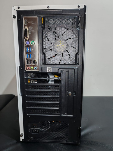 Pc Gamer Ryzen 5 5600g / 16gb Ram / Ssd 1.5tb / Fuente 600w (Usado)