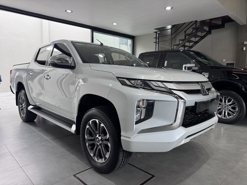 Mitsubishi L200 2.4 Di-d High Power 181cv Cuero