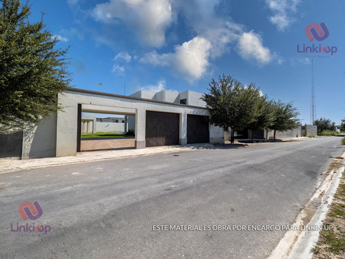 Quinta - Casa Con Alberca Y Papala En Venta Portal De Zuazua En Zona Portal Del Norte
