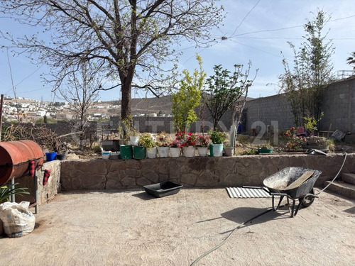 Casa De Una Planta En Venta En La Haciendita, Chihuahua.
