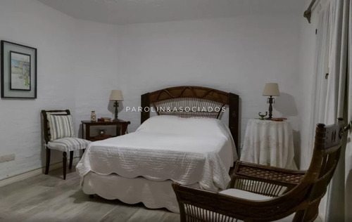 Hermosa Casa En Venta De 5 Dormitorios En Solanas, Punta Del Este.
