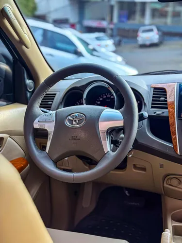 Toyota Fortuner 3.0 Sr5