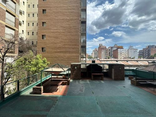 Alquiler. Rosario. Departamento 1 Dormitorio. Baño Completo. Quincho Y Patio De Uso Común. Buena Distribución