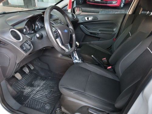 Ford Fiesta 1.6l Se Año 2015 Blanco Permuto Financio