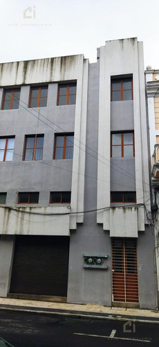 Edificio De 3 Pisos En Venta, Ebicado En El Centro Histórico De Veracruz, Cuenta Con Locales Y Oficinas