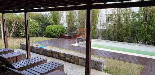 Alquiler Anual, Excelente Casa Con Vsita Al Mar