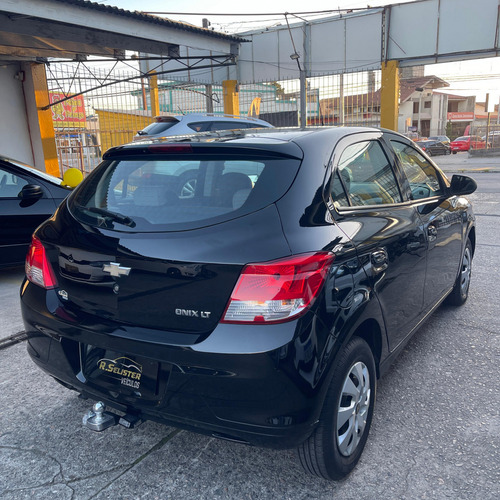 Chevrolet Onix ONIX HATCH LT 1.0 8V FlexPower 5p Mec.