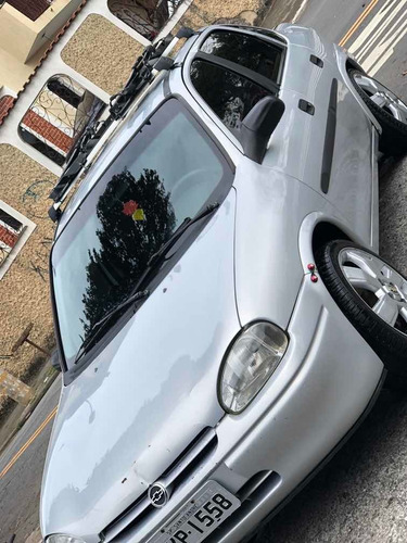 Chevrolet Corsa Sedã