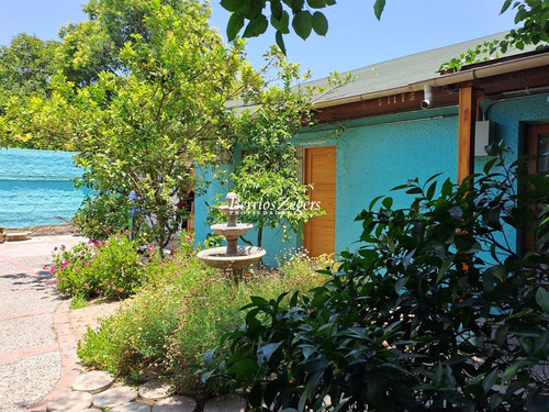 Casa En Venta De 6 Dorm. En La Reina