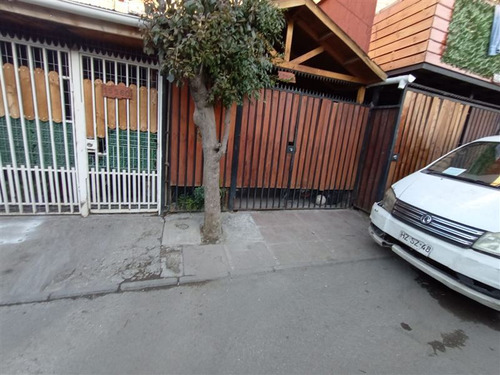 Casa En Venta De 2 Dorm. En San Bernardo