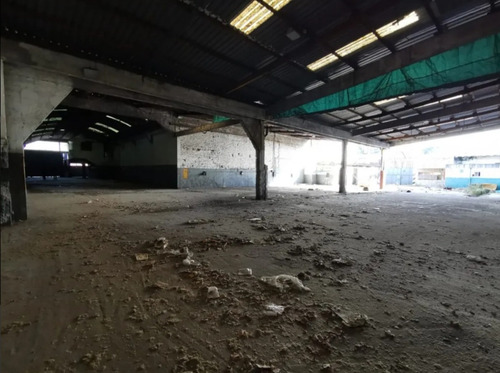 Venta Galpon Con Salida A 2 Calles De 1500 M2
