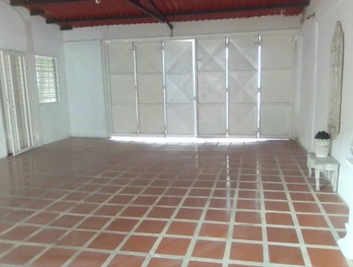 Imagen 6 de 6 de Vendo Hermosa Casa En Base Sucre. Negociable. 04243252273