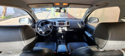 Imagen 10 de 11 de Toyota Hilux 3.0 Cd Srv Cuero 4x4 5at - A4 2015