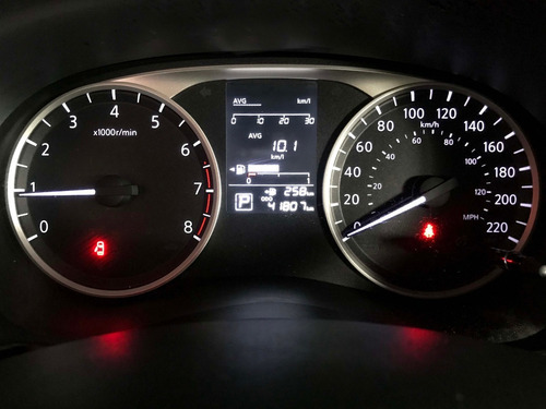 Imagen 13 de 13 de Nissan Kicks Advance 2017 Plata