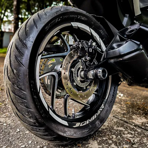Bajaj Dominar 400 Plata Mate 2023