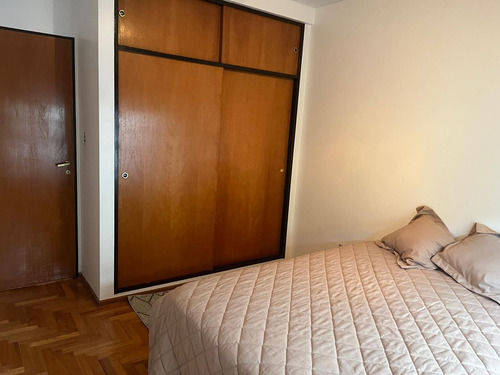 Venta - Casa 5 Ambientes - Monte Castro