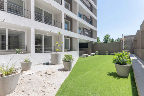 Edificio Av. Almte. Blanco Encalada (1 Est. 1 Bod.) Vista S