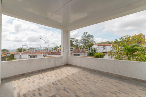 Hermosa Casa En Alquiler, Urb. Lomas De La Lagunita.