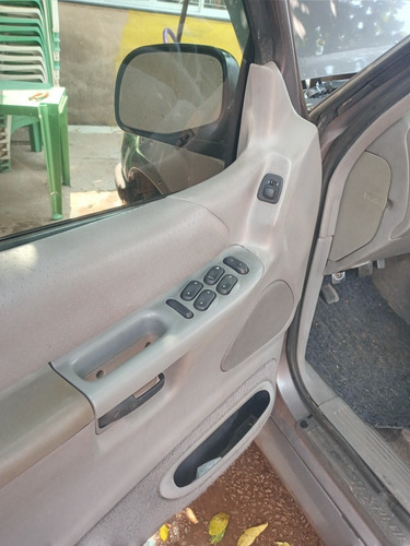 Imagem 3 de 10 de Ford Explorer