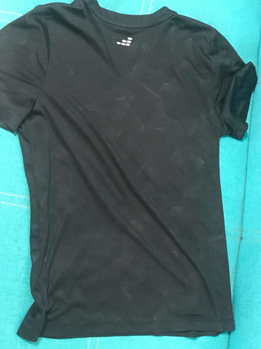 Playera Deportiva Negra Para Niño Talla 14 A 16 (Usado)