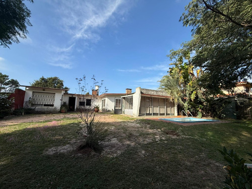 Venta. Pinar Sur. Casa 2 Dormitorios. 2 Baños. Hermoso Jardín. Sobre Asfaltada