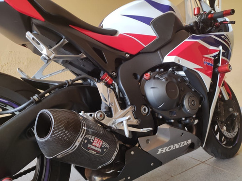 Imagem 3 de 8 de Honda Cbr 1000 Rr 2014 Com Escape Yoshimura Apenas 16500 Km