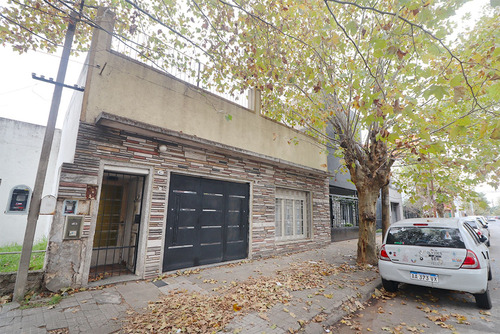 Venta Casa 4 Amb Y Dto 3 Amb A Refaccionar R.mejia