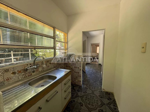 Venta De Tres Propiedades, Al Frente, Medio Y Fondo, Ubicada En Las Toscas Sur. Inm Atlántida.