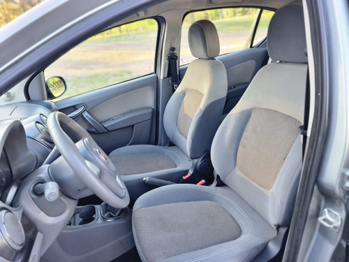 Imagen 12 de 16 de Fiat Nuevo Palio 1.6 5ptas Essence 2013