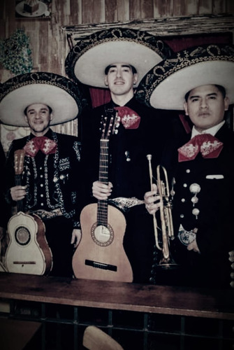 Mariachis/ Serenata/ Contratar Mariachis A Domicilio/ Show
