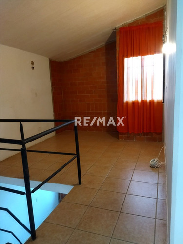 Imagen 8 de 16 de Town House, Los Portales Ii