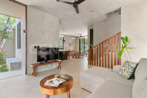Villa En Venta Tulum De Tres Habitaciones Y Tres Baños Y Medio Ubicacion Ideal