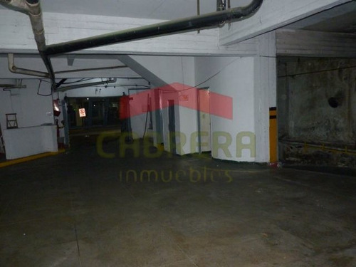 Imagen 3 de 14 de Cochera Cubierta Excelente Ubicación.