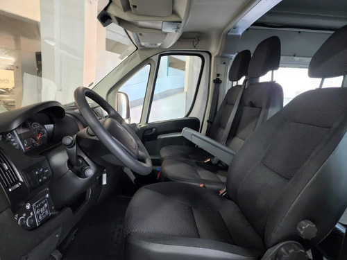 Imagen 9 de 17 de Peugeot Boxer Premium 2.2 Hdi L4 H2 Mini Bus 17+1 - Sm