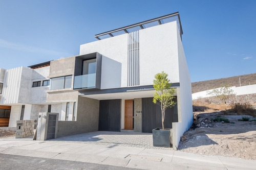 Casa Nueva En Venta De Autor Fracc Nuevo Refugio Roof Garden